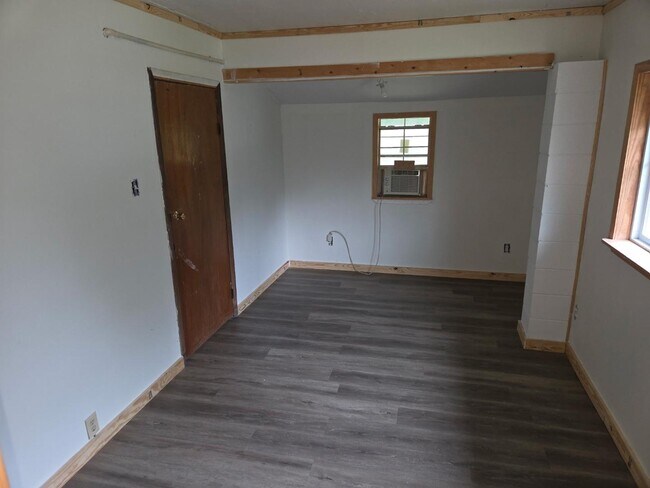 Building Photo - 640 Andry Ln