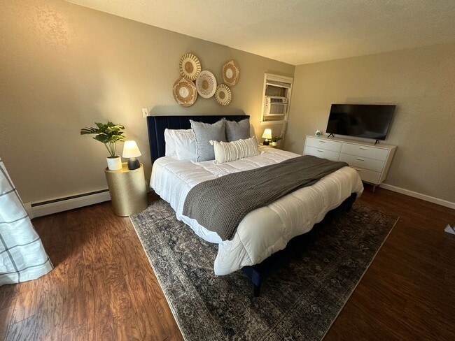 Building Photo - 2807 Benton St.