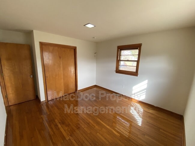 Building Photo - 10532 Robert E. Lee Drive