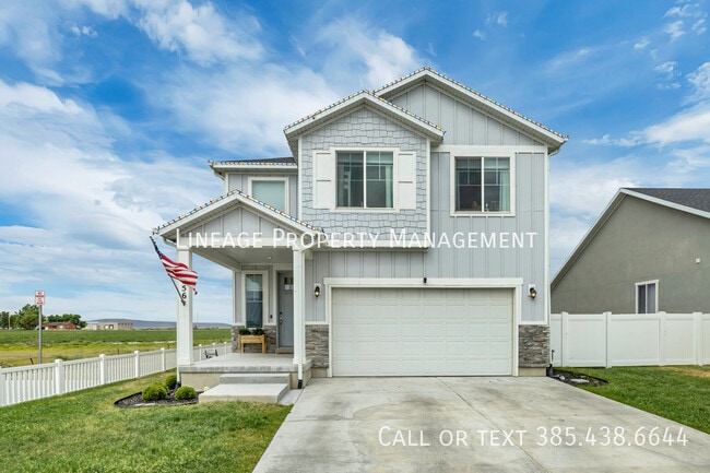 Building Photo - 3056 S Shoreline Dr