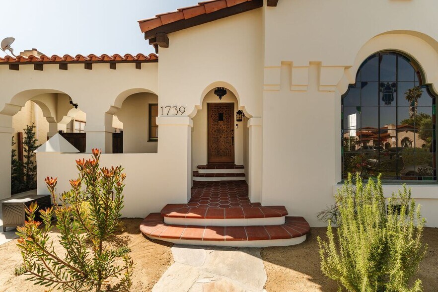 Building Photo - 1739 S Ogden Dr