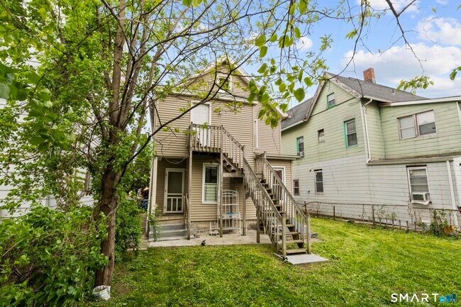 Building Photo - 651 Iranistan Ave