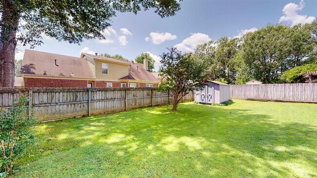 Building Photo - 195 Cross Point Dr