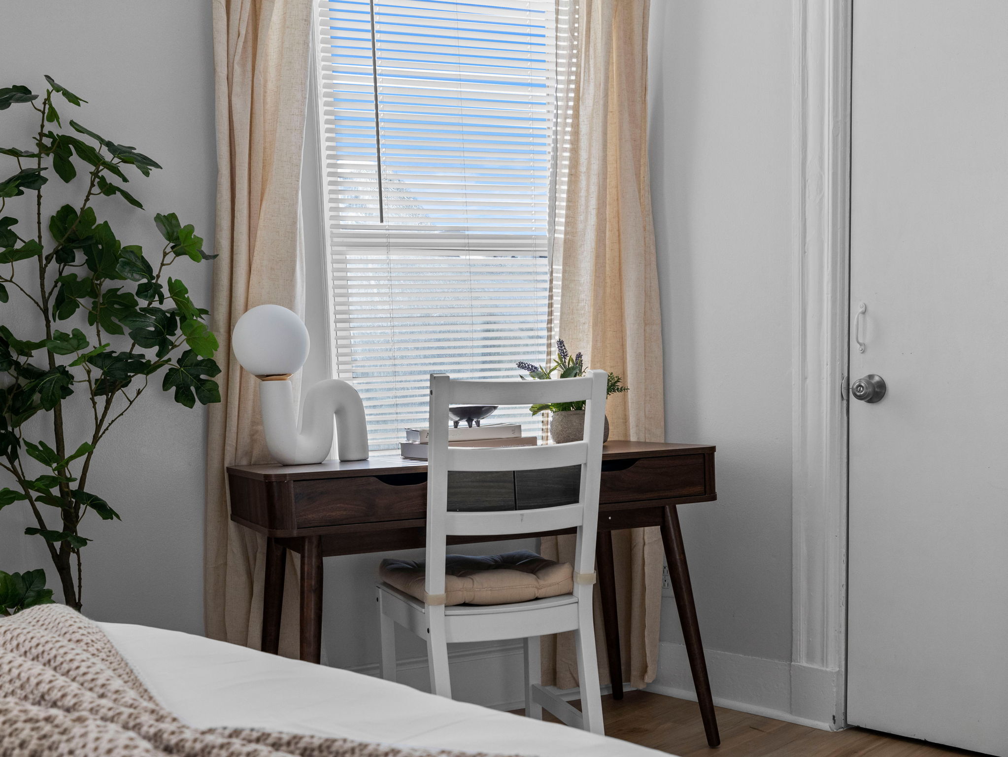 Building Photo - 168 School St