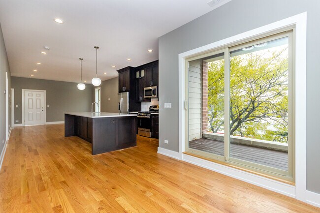 Building Photo - 3459 W Belmont Ave