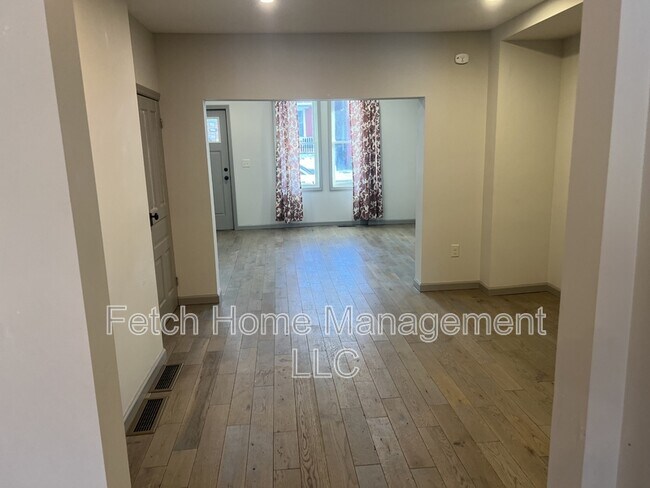 Building Photo - 34 N Lee St