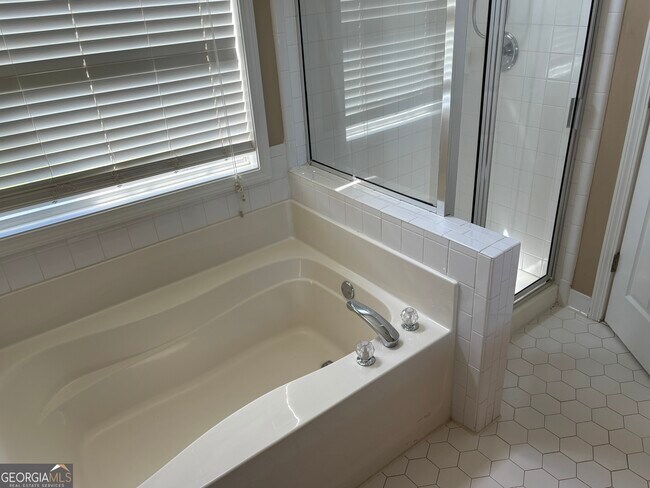 Building Photo - 709 Weatherstone Trce