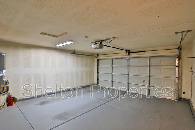 Building Photo - 8963 W Ocotillo Rd