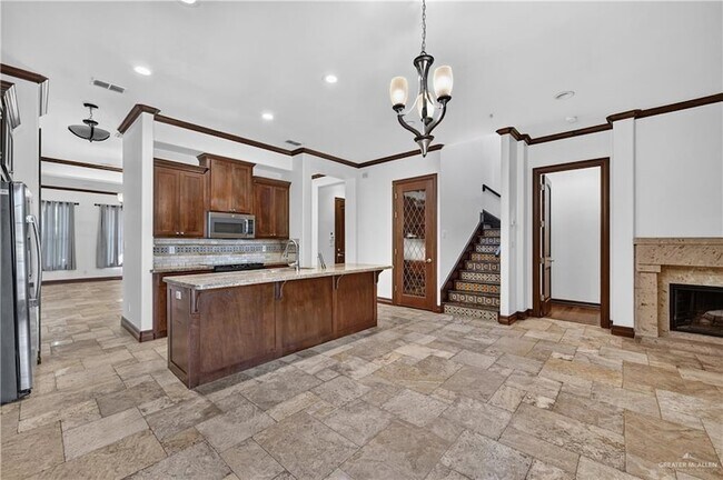 Building Photo - 3101 Santa Rita St