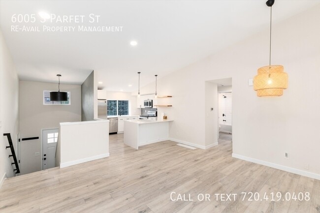 Building Photo - 6005 S Parfet St