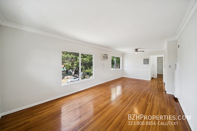 Primary Photo - 7571 Willoughby Ave