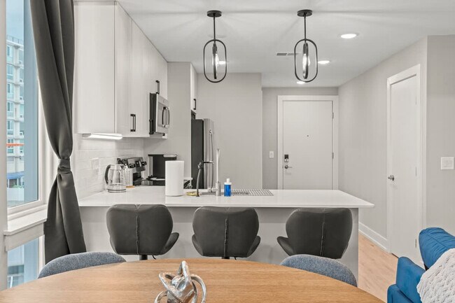 Building Photo - 916 N Delaware Ave