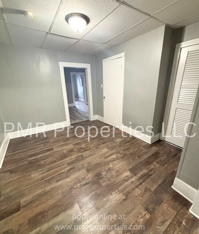 Building Photo - 516 S 16th St