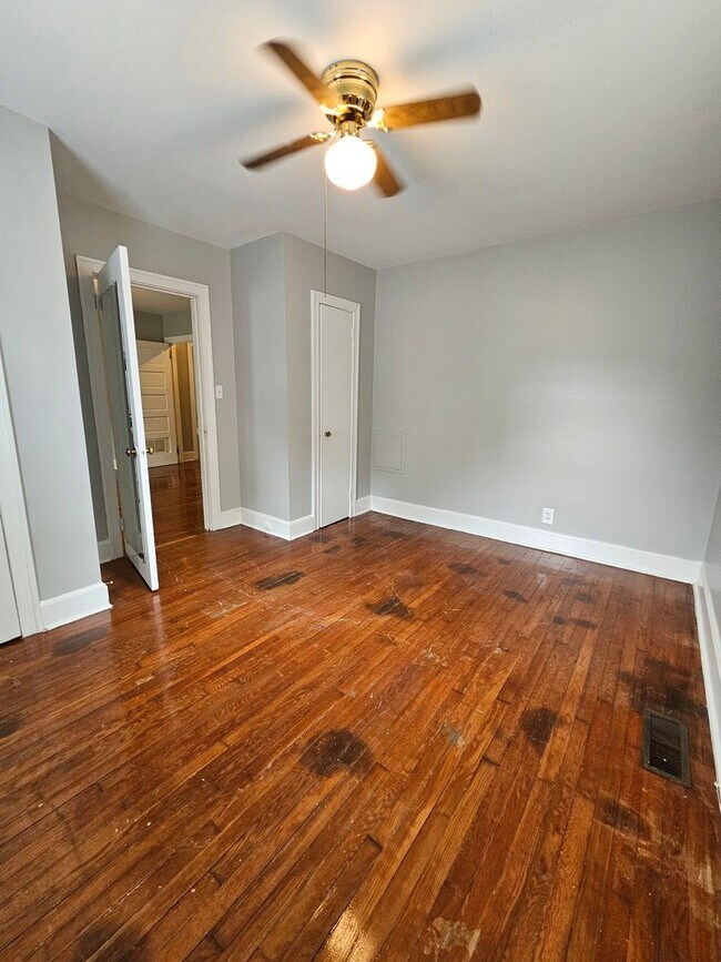 Building Photo - Discover Your New Everyday Haven in Hanahan!