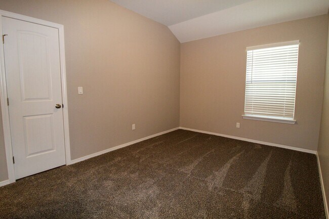 Building Photo - 1217 Golden Summer Pl