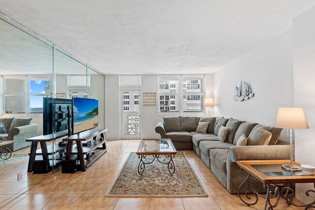 Building Photo - 4250 Galt Ocean Dr