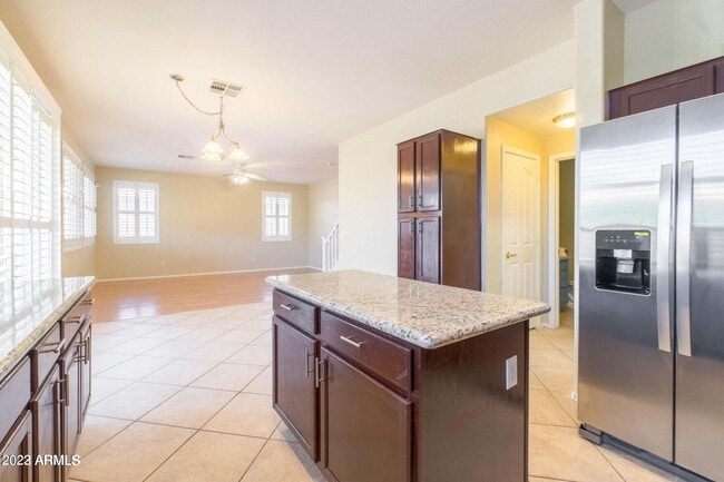 Building Photo - 6816 W Buckskin Trail