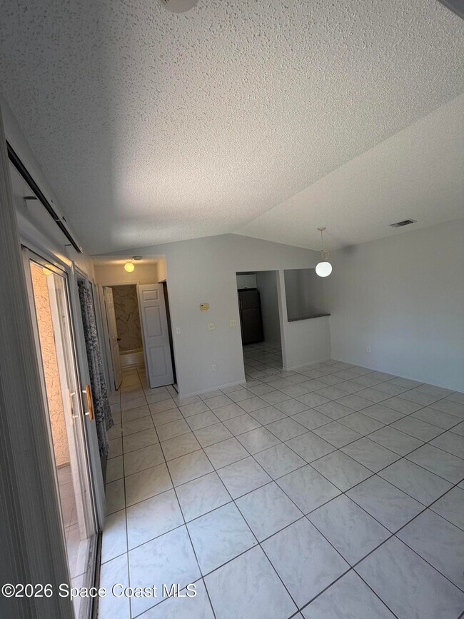 Building Photo - 1440 Malibu Cir NE
