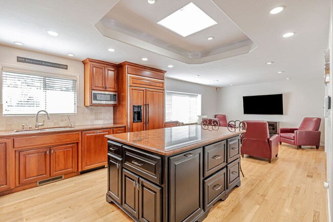 Building Photo - Executive Almaden Valley Home