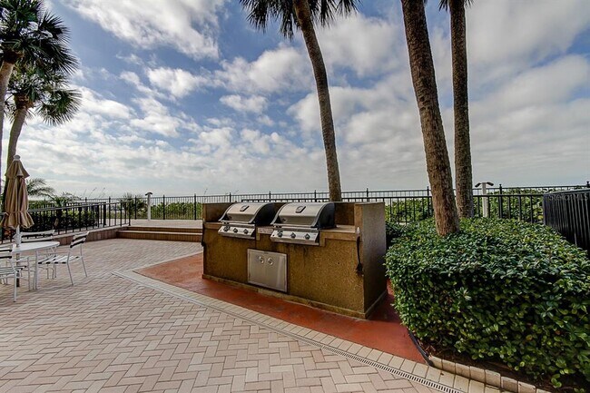 Building Photo - 3820 Gulf Blvd