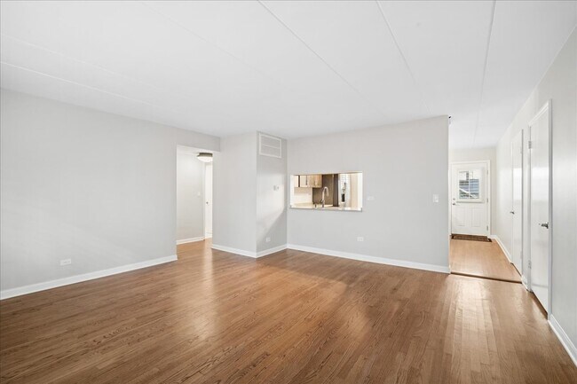 Building Photo - 319 Vine Ave