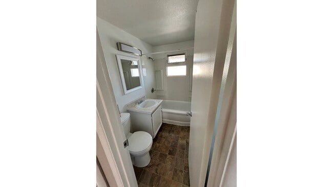 Building Photo - 1303 W 23rd Ave