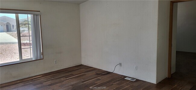 Building Photo - 3315 S Ridge Ave