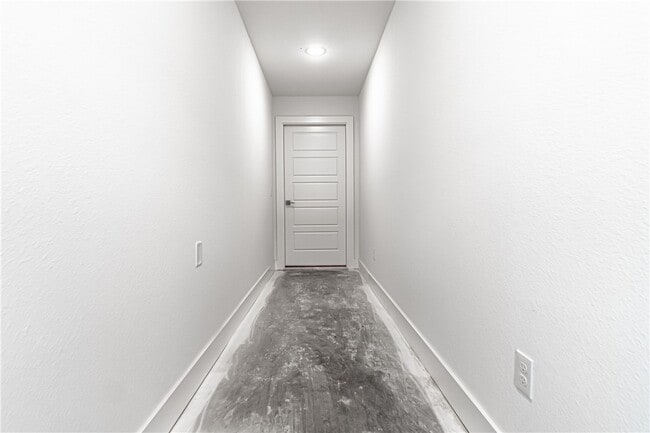 Building Photo - 2675 SW Livingston Square