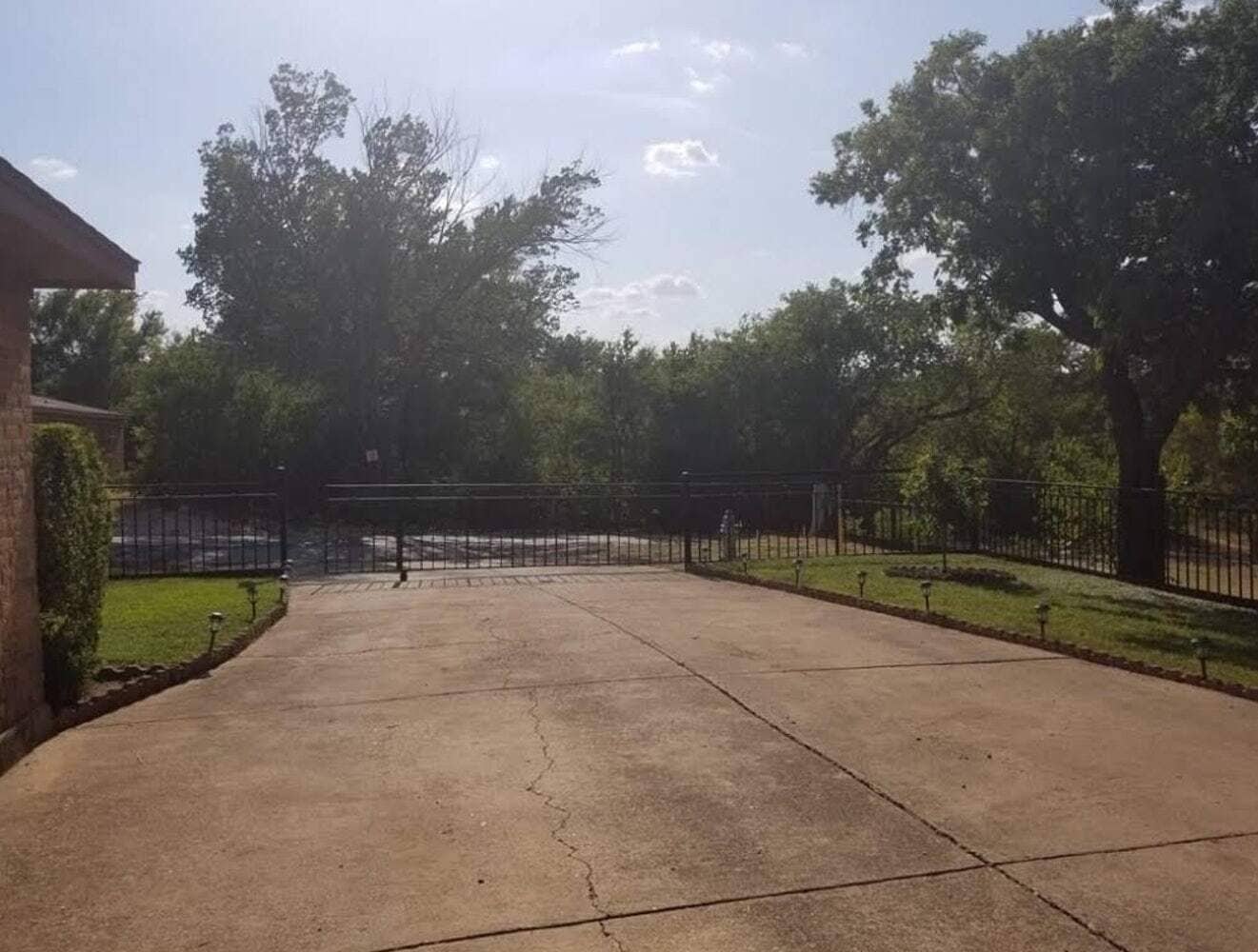 Building Photo - 2934 Chestnut Ave