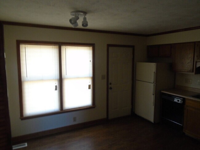 Building Photo - Timberlake