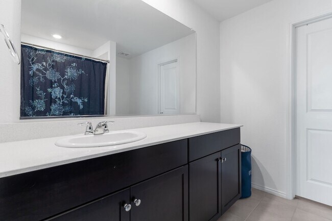 Building Photo - 5401 Rockrose Ln