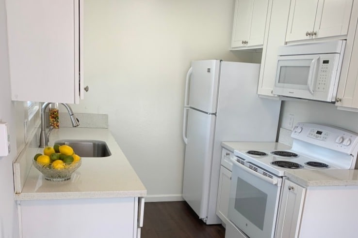 Fresh Kitchen - 14718 W Magnolia Blvd