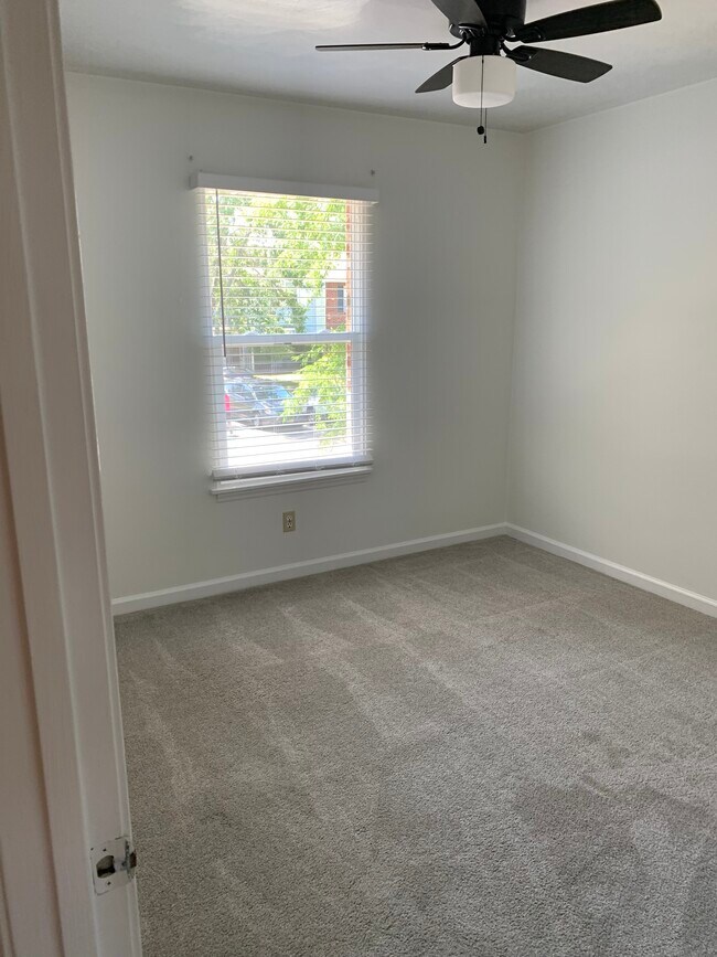 Bedroom 3 - 218 Pheasant Run Dr