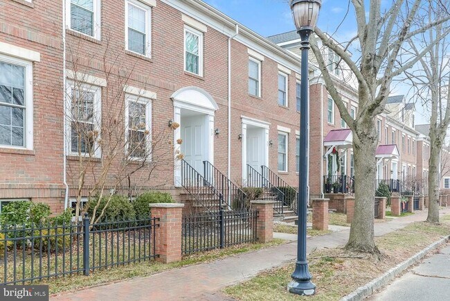 Building Photo - 53 Malsbury St