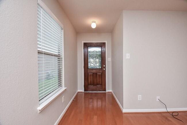 Building Photo - 15327 Mission Oak Dr