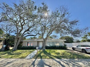 Building Photo - 326 Ribault Ave