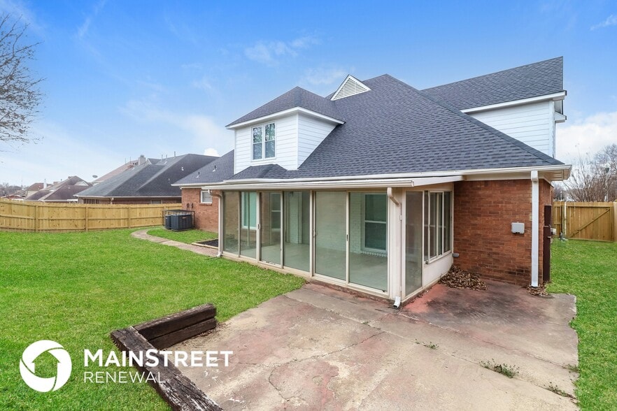 Building Photo - 2056 Milbrey St