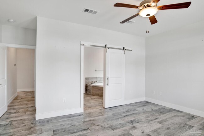 Building Photo - 16262 Tarpon Dr