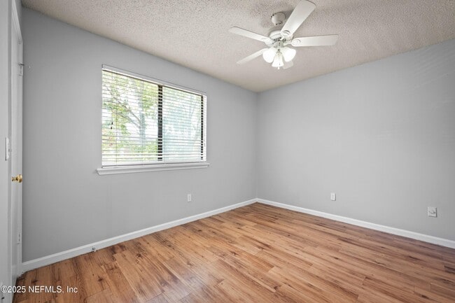 Building Photo - 11259 Shady Glen Dr