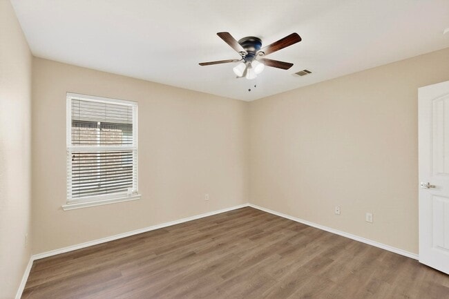 Building Photo - 1406 Cedar Hollow Dr