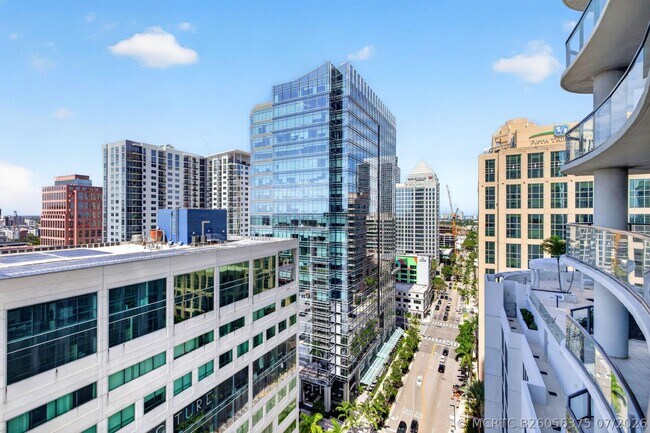 Building Photo - 100 E Las Olas Blvd