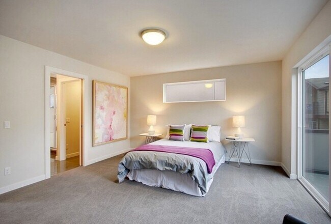 Building Photo - 5938 California Ave SW