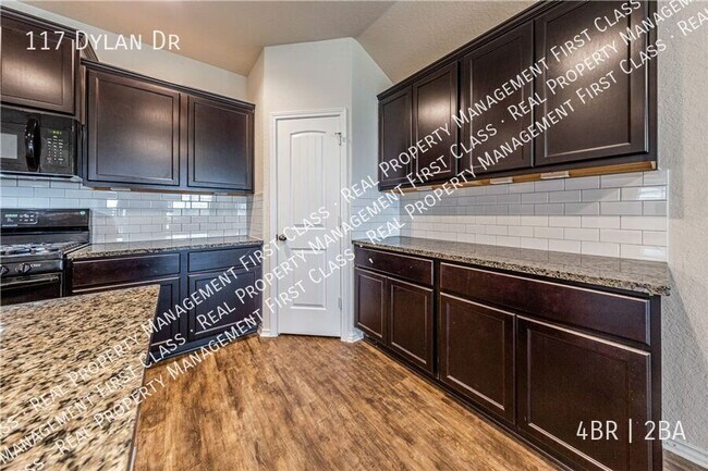 Building Photo - 117 Dylan Dr