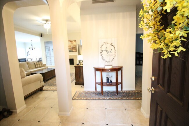 Building Photo - 114 Chandler Ct