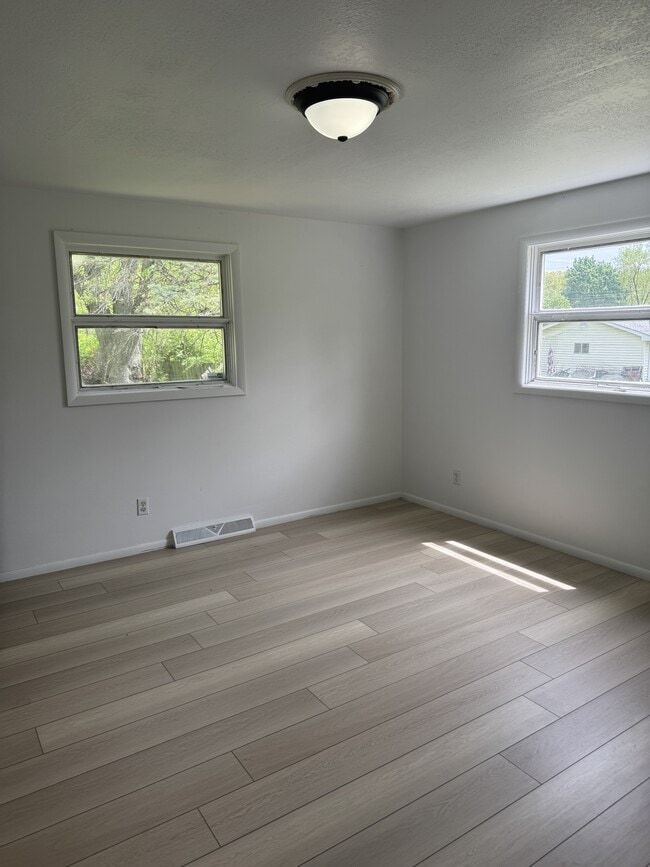 Primary Photo - 4054 Buesching Dr