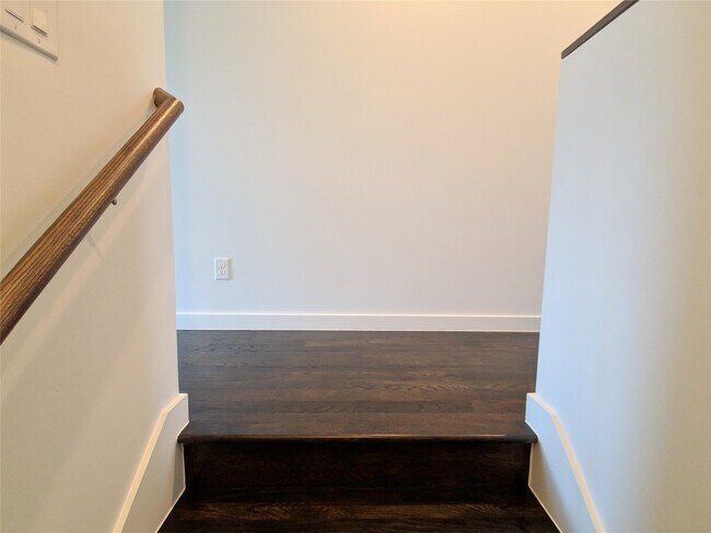 Building Photo - 4307 Schuler St