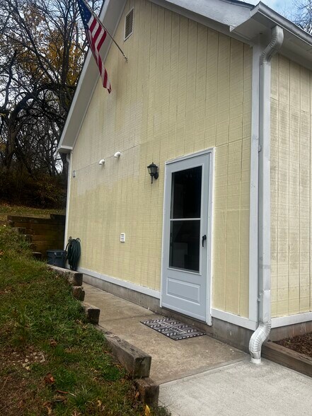 Building Photo - 18 Harmony School Rd