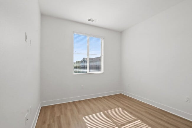 Building Photo - 4325 Blazing Star Wy