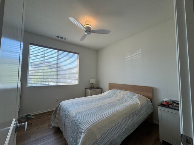 Building Photo - Beautiful 4 Bedroom House with office AND ...
