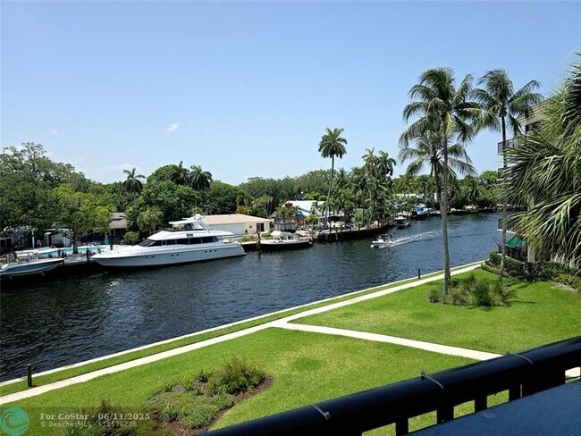 Building Photo - 1350 River Reach Dr